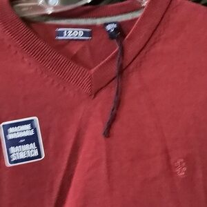 Izod V-Neck‎ Sweater in Deep Red